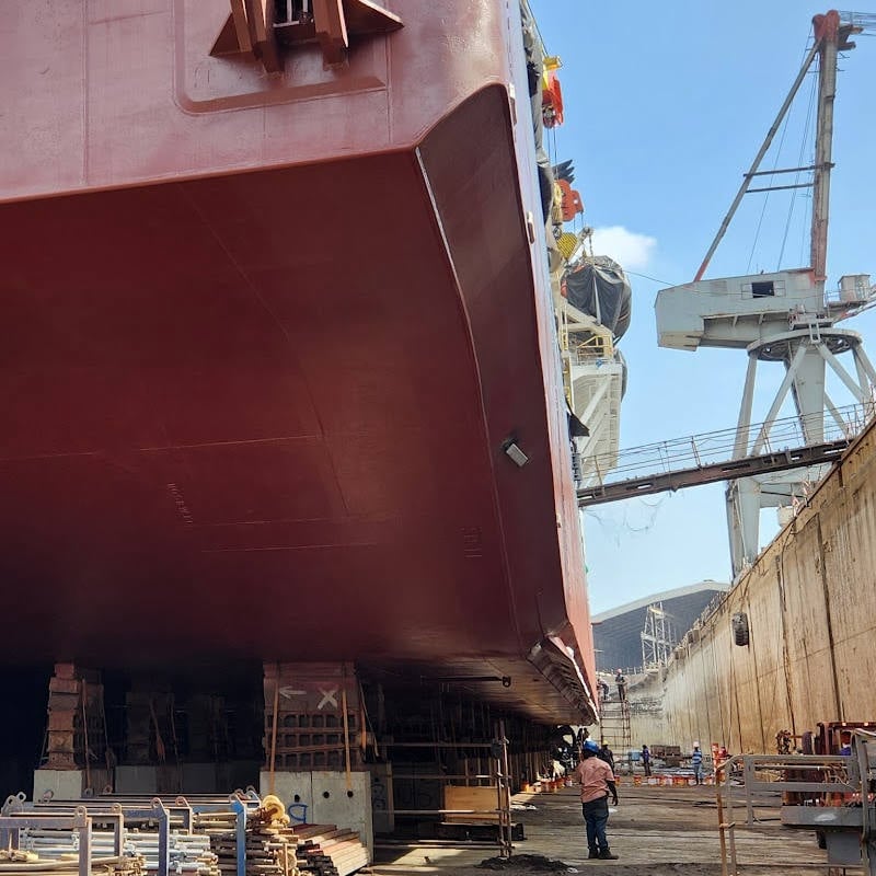 Operations management ensuring output and quality across business environments